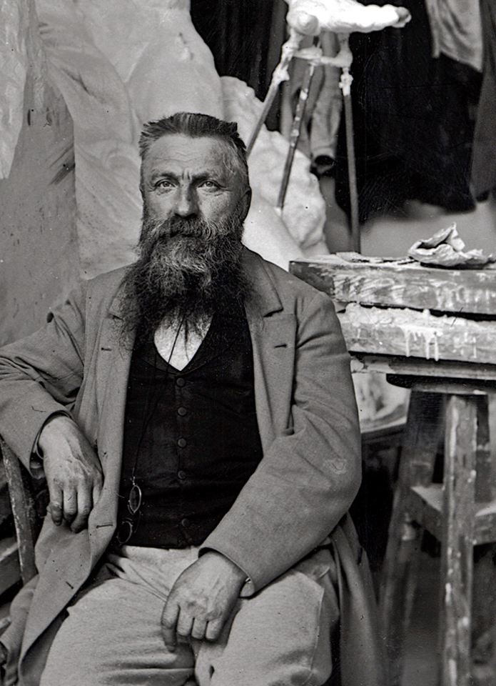 Dansk Ægyptologisk Selskabs blad "Papyrus" skriver : 

"I sommeren 2021 kørte der en spændende udstilling på Glyptoteket:

Om billedhuggeren Auguste Rodin (1840-1917) og hans samling af ægyptisk kunst. Det var interessant på udstillingen at se, hvordan Rodins egne og de ægyptiske skulpturer spillede sammen, og hvis ikke man anskaffede kataloget, er der her en mulighed for at forstå både, hvad der lå bag udstillingen som sådan, og at læse om Rodins bevæggrunde for at skabe samlingen, som har hjemme i Paris."
--------
Vi har kataloget med på rejsen.